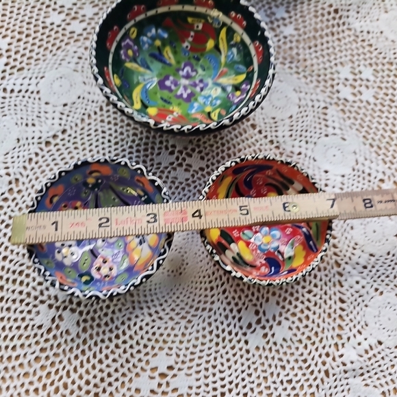 Handpainted Turkish Bowls Set Of 3. Signed On Two Not One One - Picture 9 of 10
